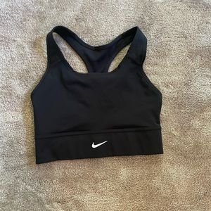 Nike women’s long line sports bra. Size S. Black. Removable cup pad.